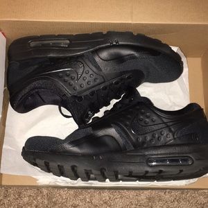 Nike Air Max Zero Essential
